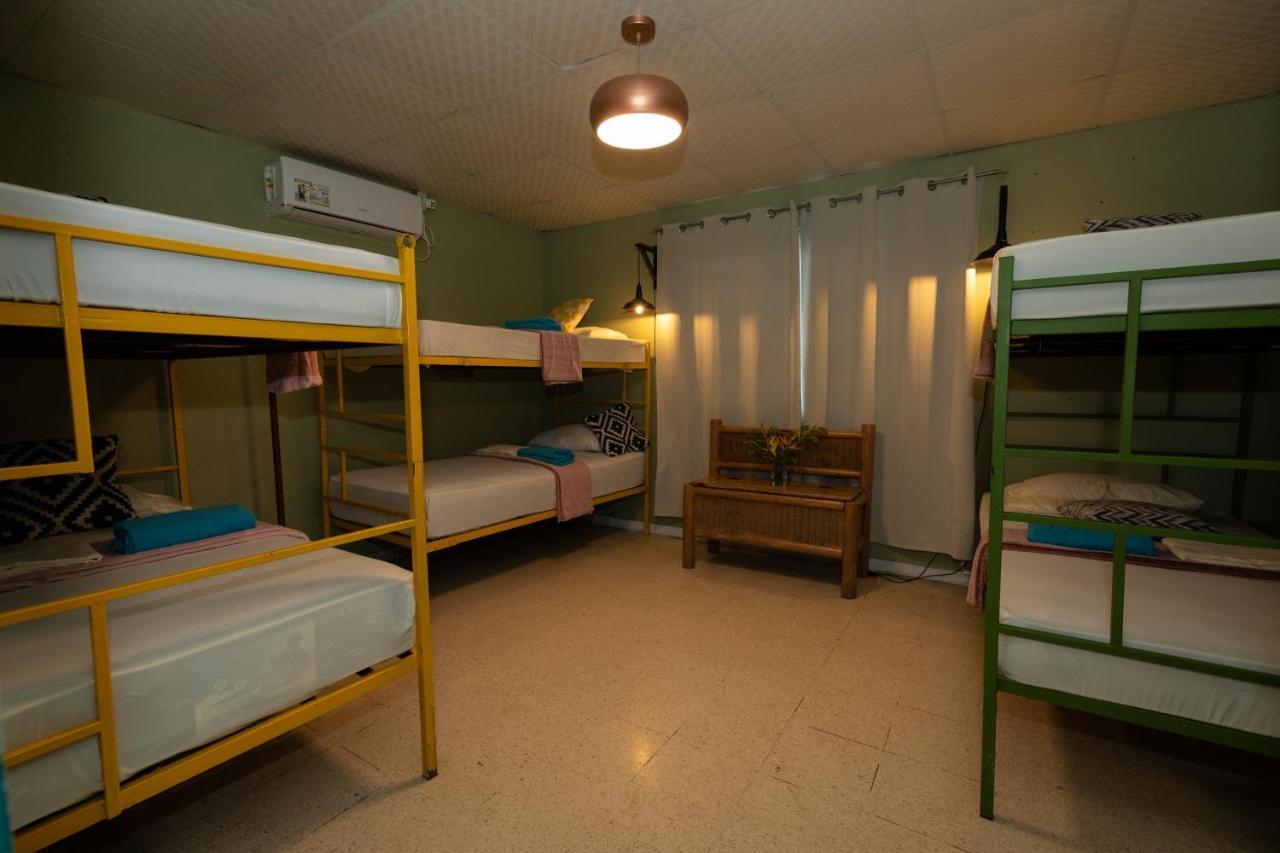 Hostel Travelers Читре Экстерьер фото
