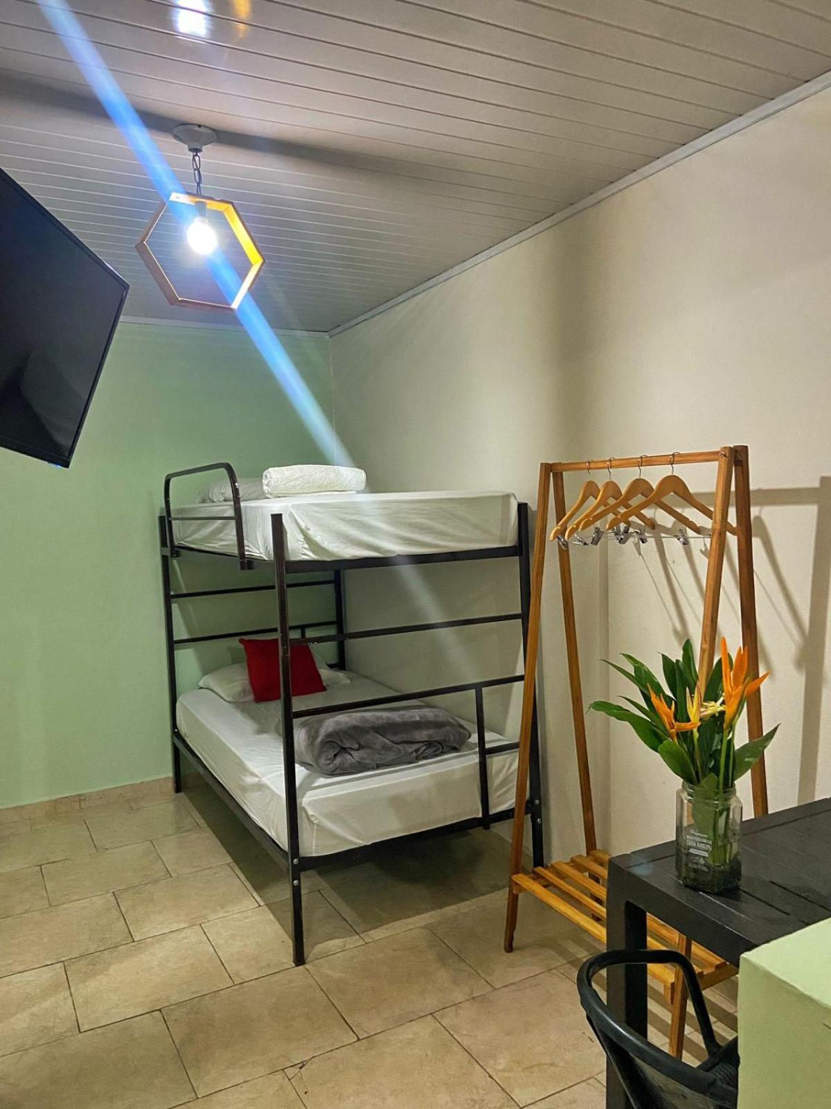 Hostel Travelers Читре Экстерьер фото