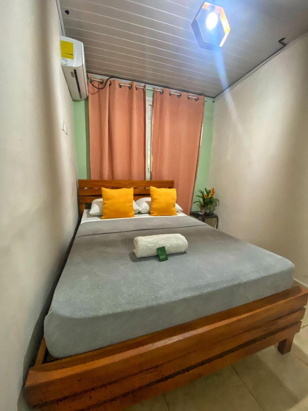 Hostel Travelers Читре Экстерьер фото