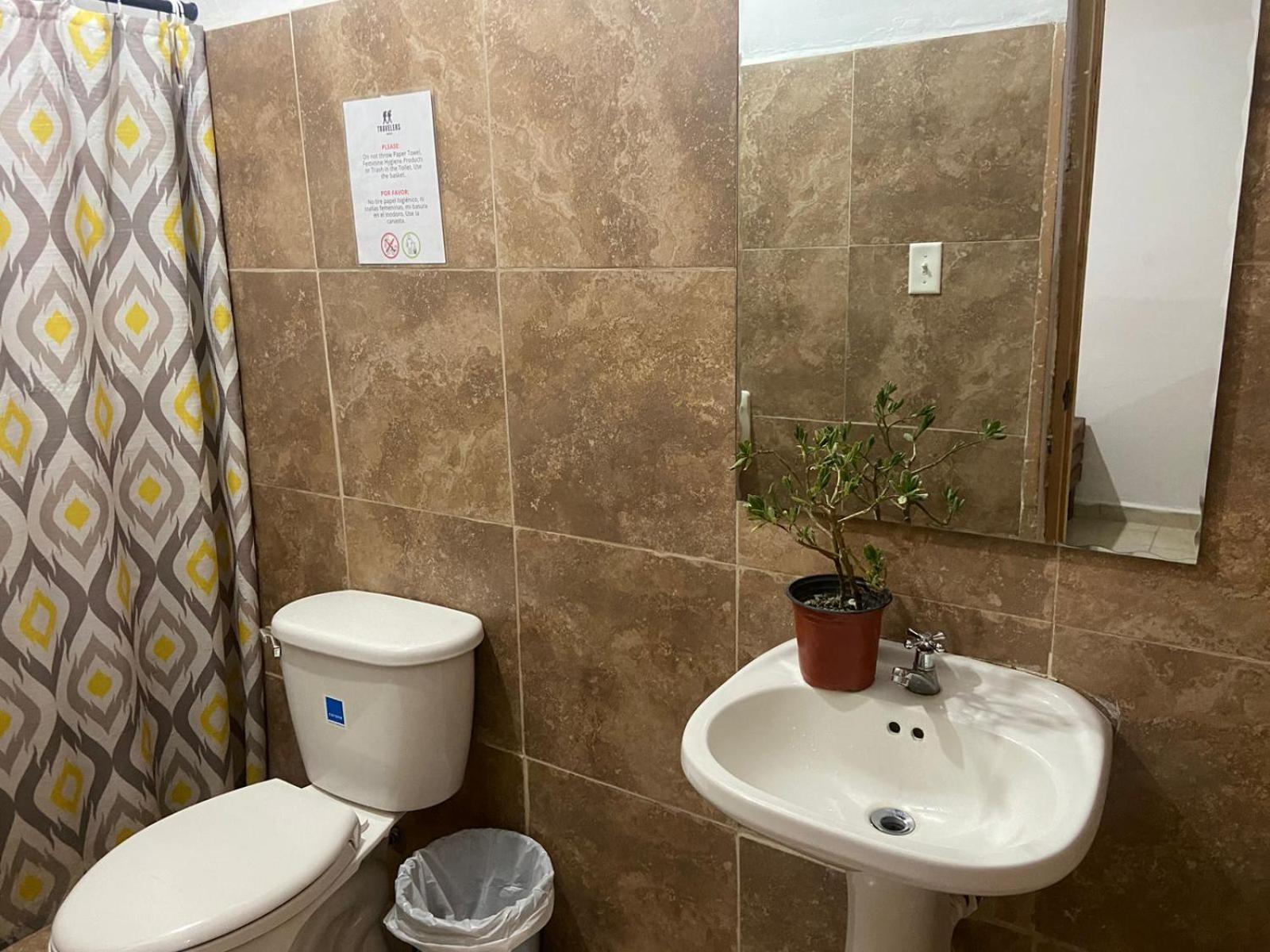 Hostel Travelers Читре Экстерьер фото