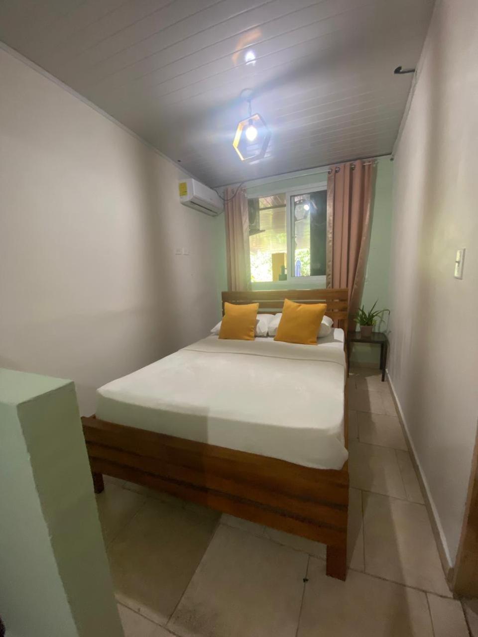 Hostel Travelers Читре Экстерьер фото