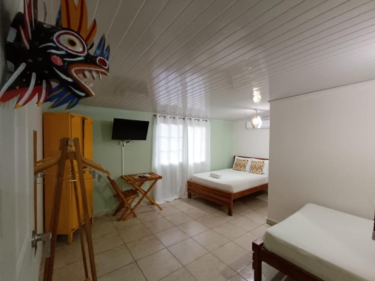 Hostel Travelers Читре Экстерьер фото